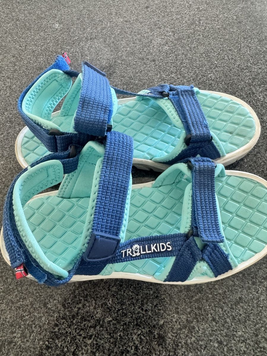 Scarpe per ragazzi: Trekking Sandale 33 – Usato da Schlieren venduto da Fam.Baumi