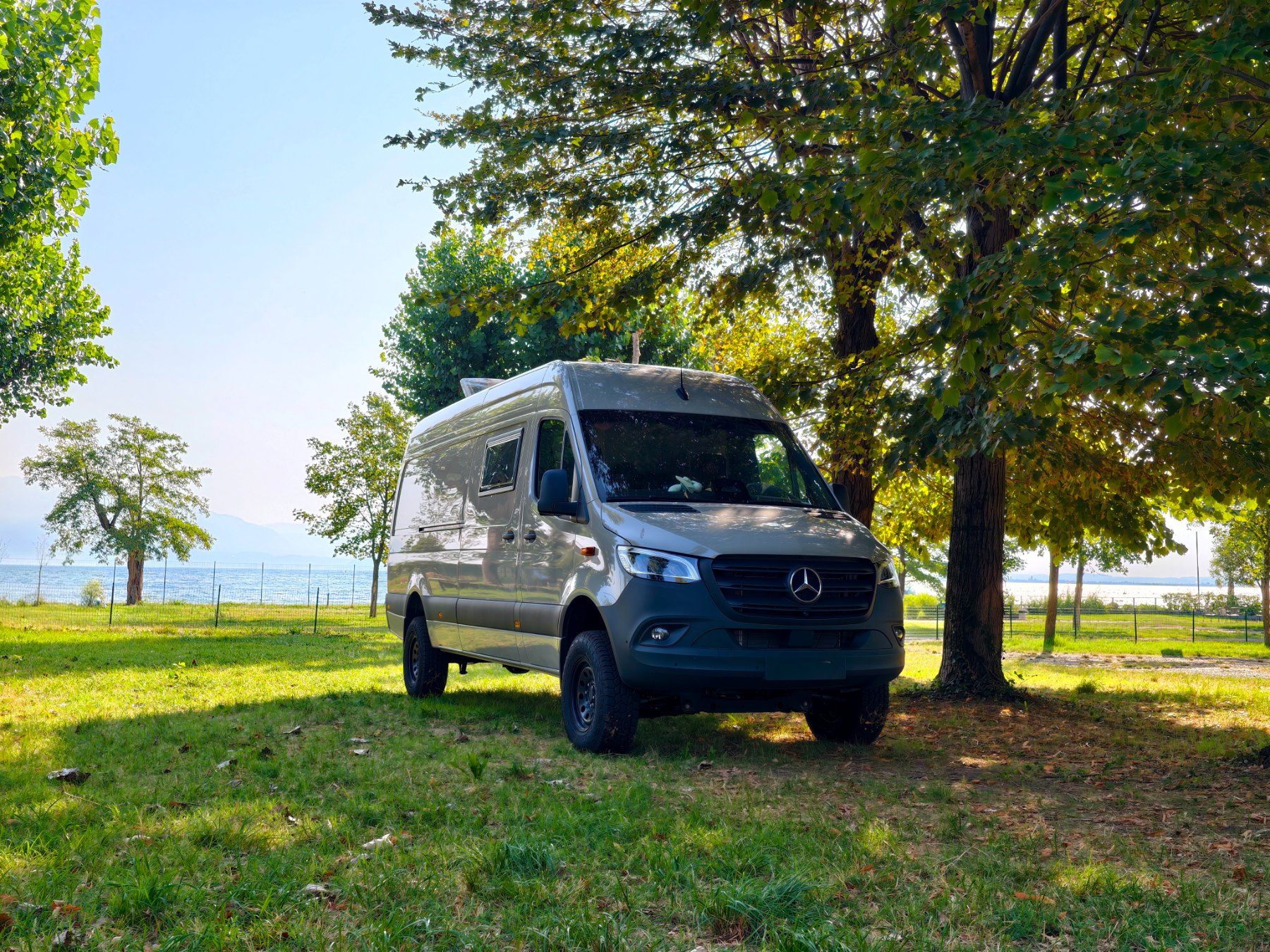 Mercedes-Benz Veicoli da campeggio: Einzigartiger High-End Allrad Familien-Van Sprinter 4x4 – Nuovo (secondo la descrizione) da Ossingen venduto da creavan 1