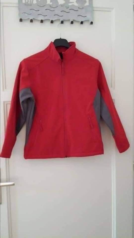 Giacche & Cappotti: Veste Grandeur 152 – Usato da Couvet venduto da Pioune