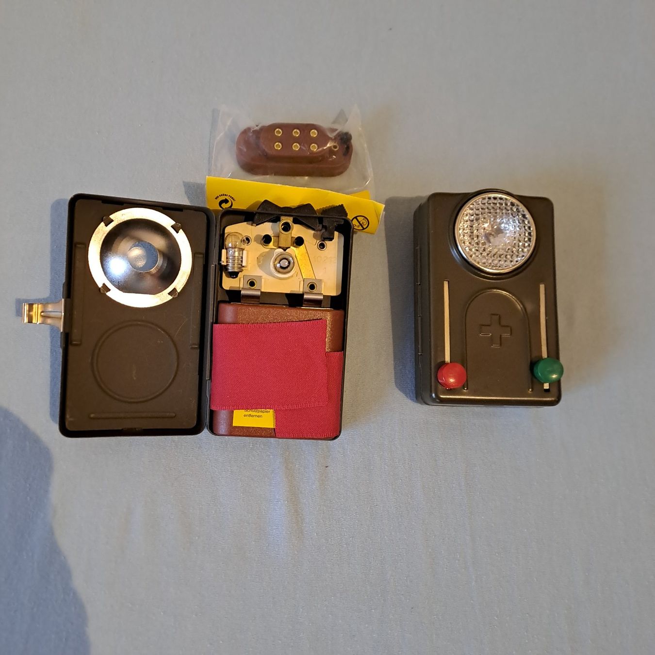 Schweizer Armee Lampade: Armee Taschenlampe mit Batteriebox – Usato da Gipf-Oberfrick venduto da Mig_29 1