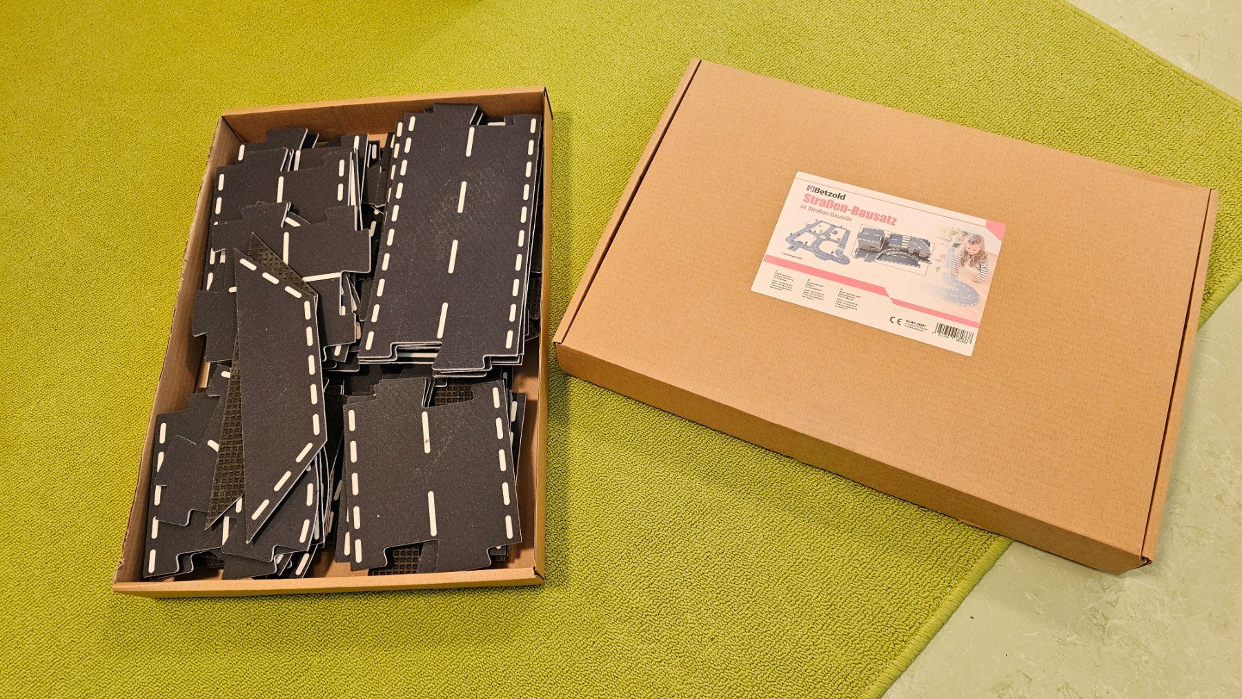 Giocattoli: Strassenbausatz 2x44 Teile – Usato da Uetikon am See venduto da Yava
