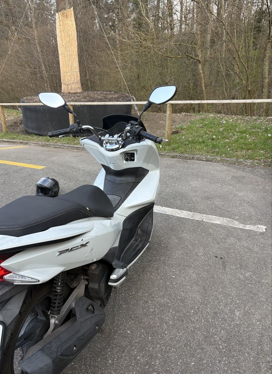 Honda Scooters: Honda PCX 125ccm – Gebraucht aus Zürich von the_tht5 8