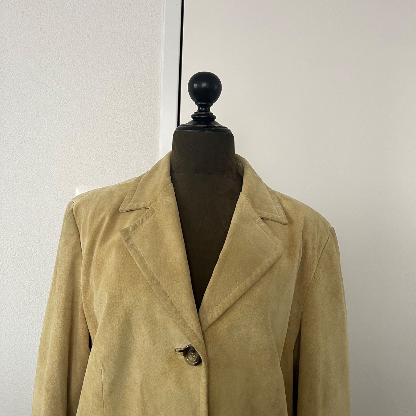 Max Mara Jacken: Max Mara Wildleder Blazer – Gebraucht aus Zug von saskia-chiara 1
