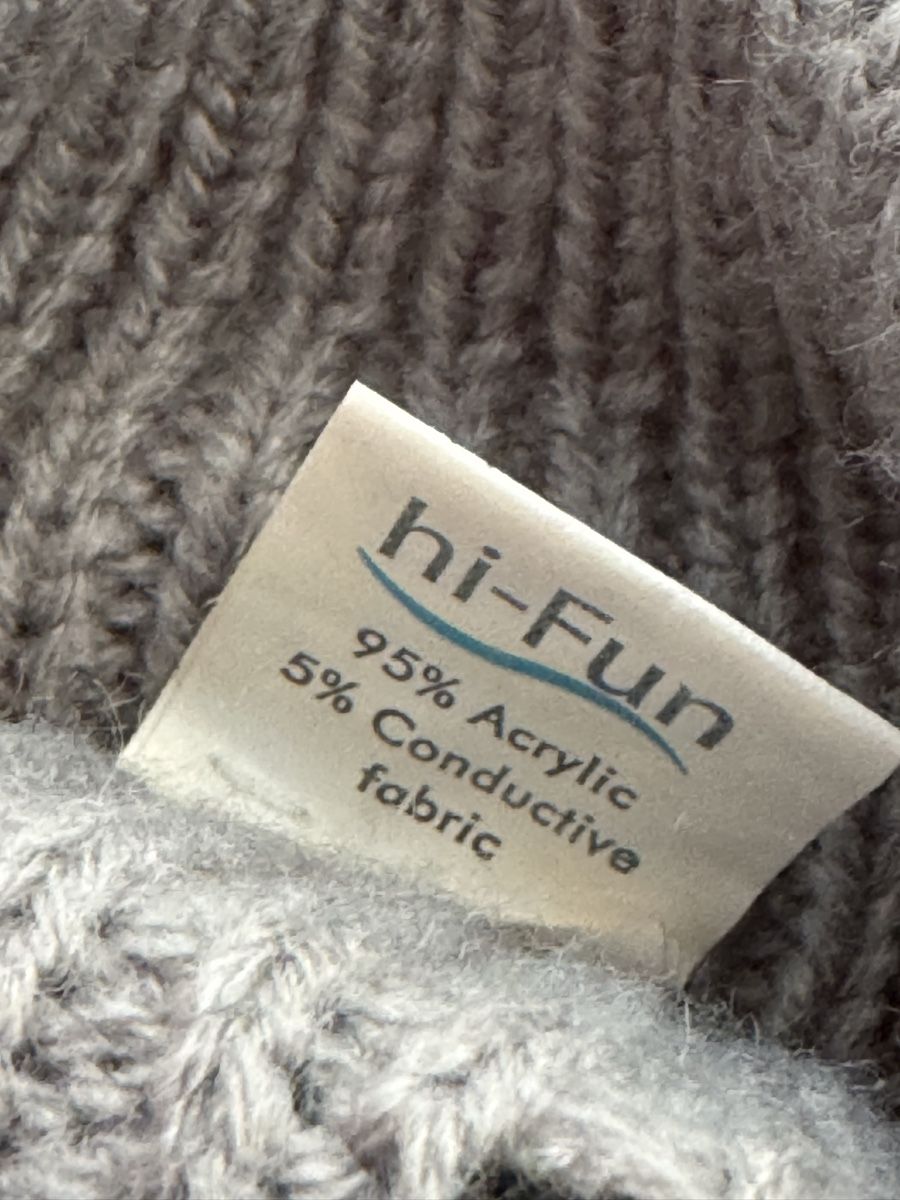 Guanti & manicotti: Hi-Fun Touchscreen Gloves - Stay Connected this Winter – Usato da Zürich venduto da Keller110 1