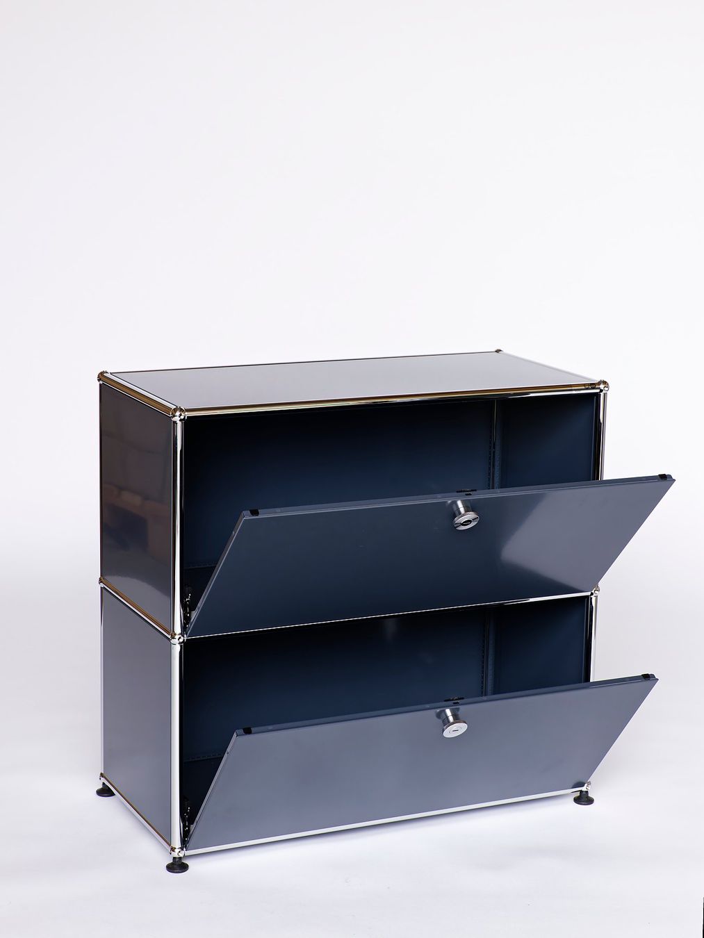 USM Commodes: Neues USM Highboard mit 2 Klappen, originalverpackt – Neuf (Voir description) à Lenzburg par Buerokonz 1