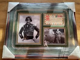 Amelia Earhart signierter Briefumschlag mit Fotos gerahmt