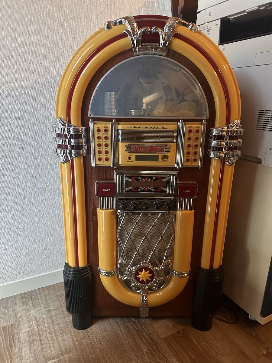 Jukebox: Juke Box  – Défectueux à Romont FR par ludoberson 2