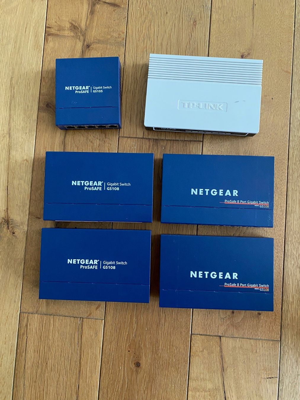 Hubs & Switches: 1Gbps Switches – Gebraucht aus Meilen von jacobacci