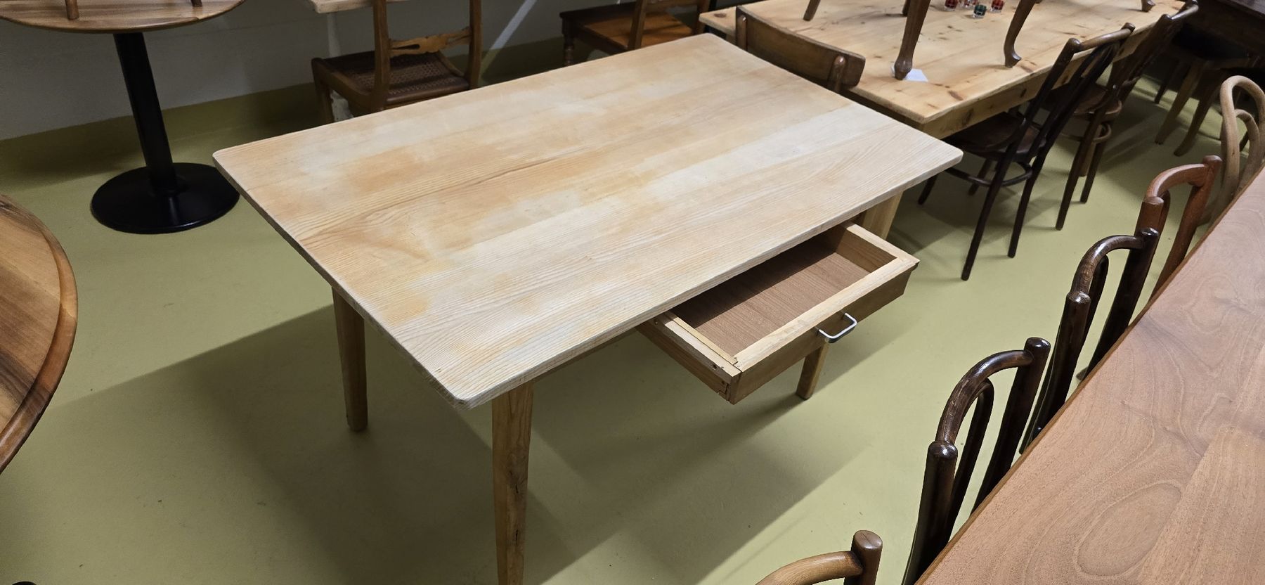 Tische: Küchentisch,  Esstisch,  Holztisch  – Gebraucht aus Zürich von Reni8048