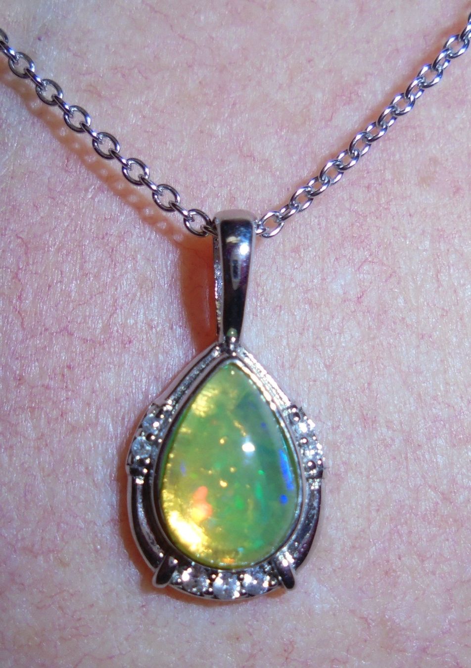 Catenine: Echtschmuck: Welo-Opal Silberhalskette 50 cm. – Nuovo (secondo la descrizione) da Zuchwil venduto da maumauchi