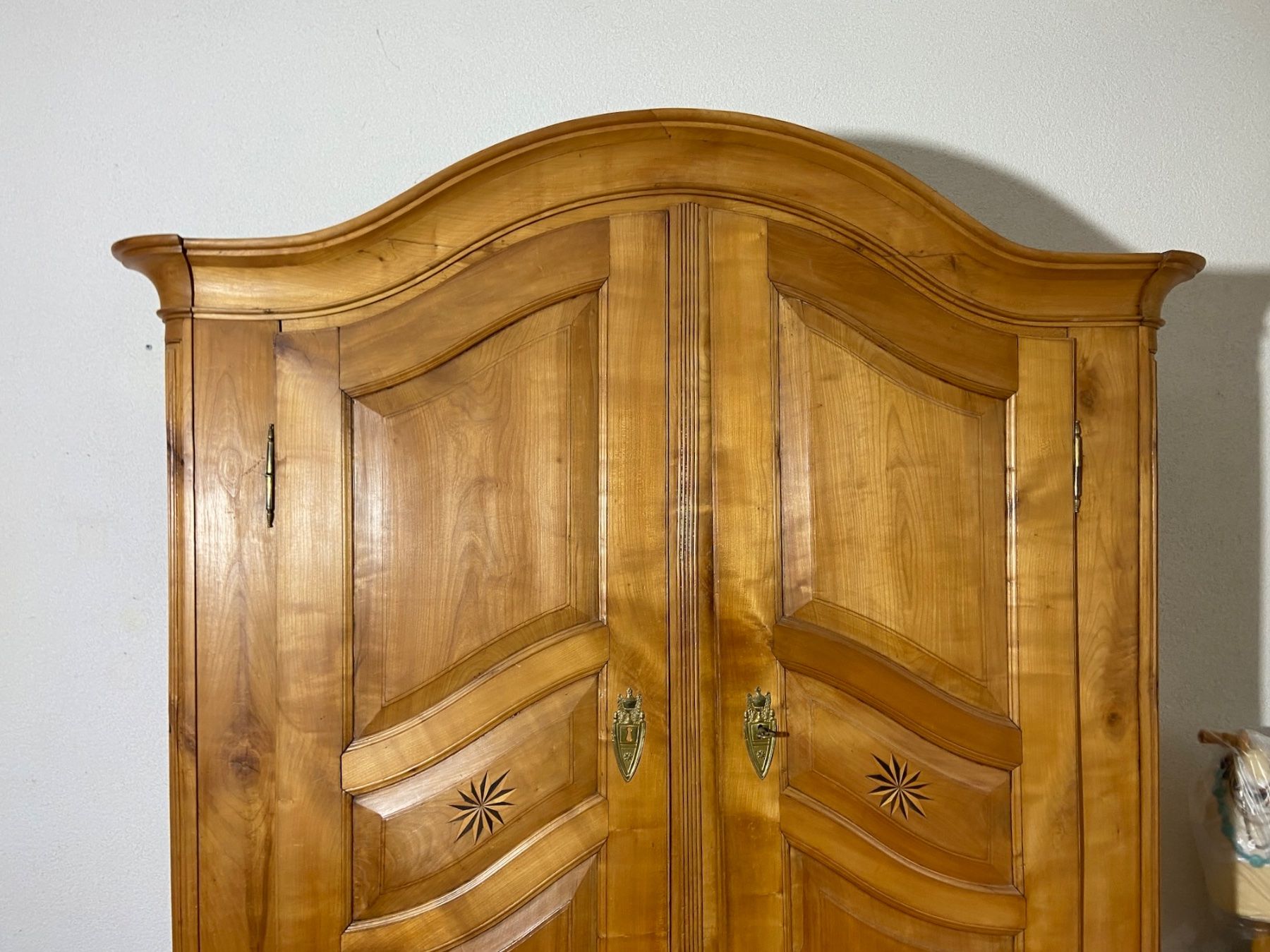 Schränke: |•|  Barockschrank 18. Jahrhundert – Gebraucht aus Schlieren von Freundlich02 3