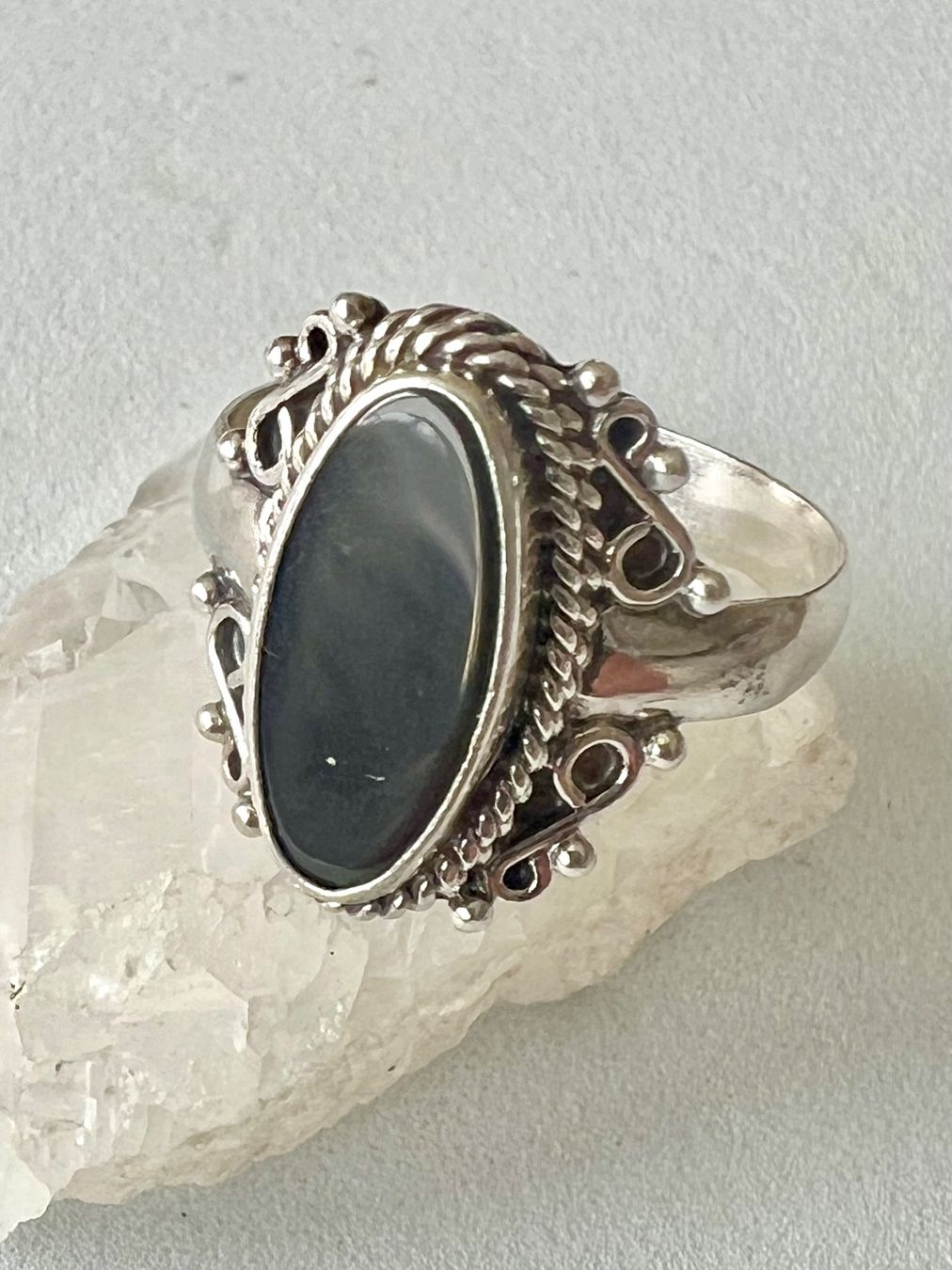 Anelli: Vintage Silber Ring mit Onyx Cabochon in Schiffchenform G59 – Usato da Ruswil venduto da artbyhand 1