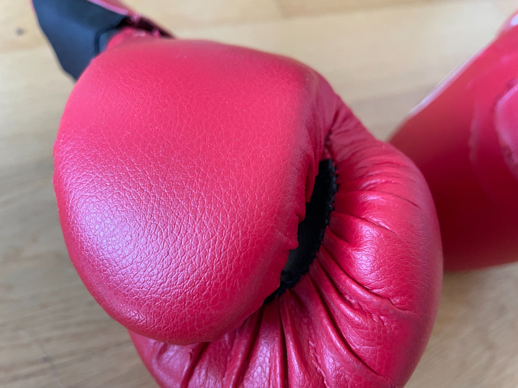 Guanti & manicotti: Gants de boxe Go Sport - Taille 10oz – Usato da Petit Lancy venduto da gil_hr6v 8
