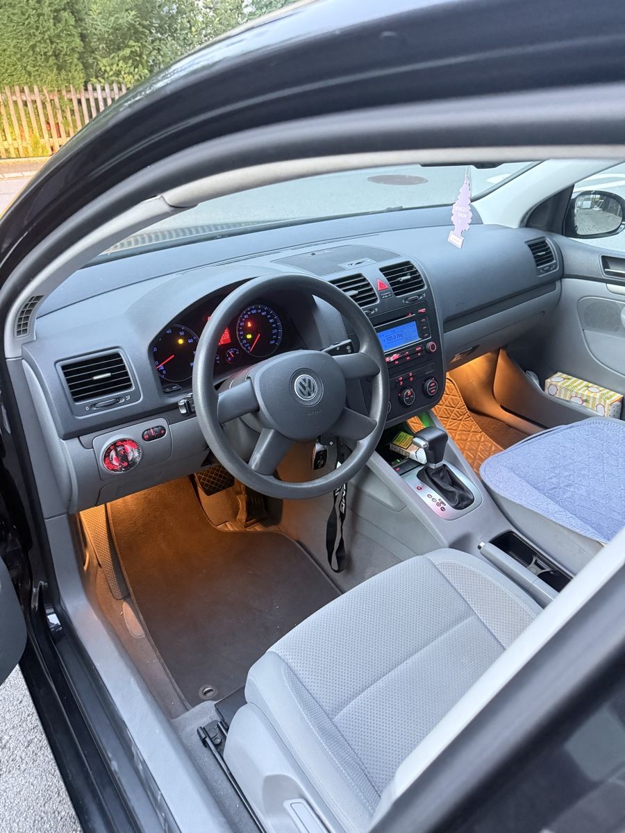 VW Autos: Golf V  – Gebraucht aus Au SG von sha_j8gw 4