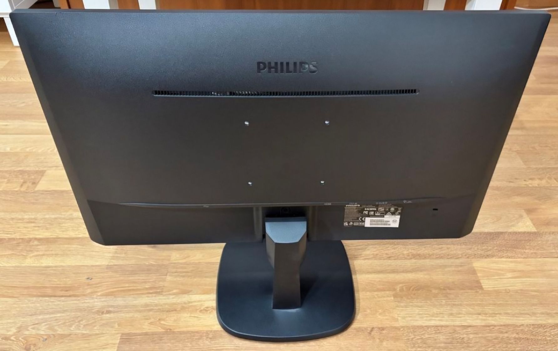 Philips Monitor:  Monitor Philips 27" Full HD (273V7QDAB) – Usato da Zürich venduto da Giuseppe77 1