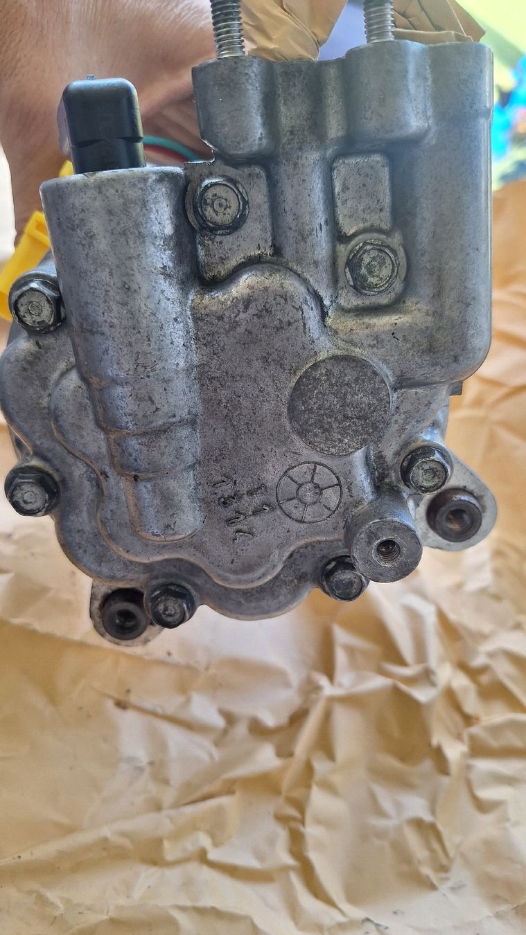 Citroën Tutti pezzi di ricambio auto: Klimakompresor Citroen C5 3.0 hdi 2012 – Usato da Muri AG venduto da Misini1973 5