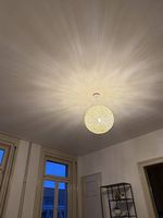 Pendelleuchte / Deckenlampe / Hängelampe Kugel cremeweiss
