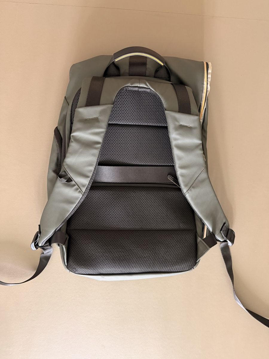 Sacs à dos: 2x backpack – D'occasion à Zürich par Stj_6qnw 1