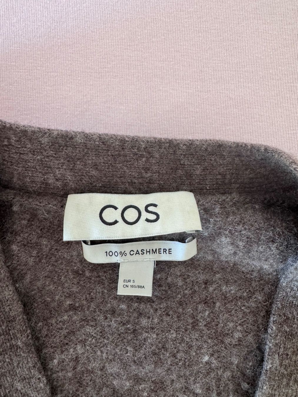 Cos Pulls & Sweat-shirts: COS 100% Kaschmircardigan – D'occasion à Kilchberg ZH par sahoss 4