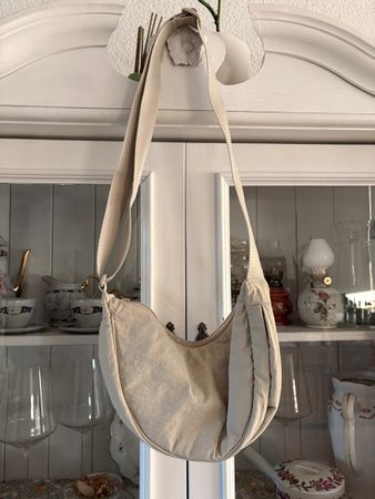Uniqlo Crossbody Tasche in Beige