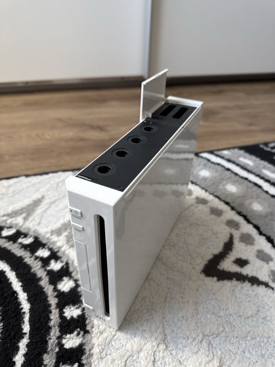 Nintendo Console: Nintendo Wii mit 3 Games – Usato da Beringen venduto da ton_dx2f 1