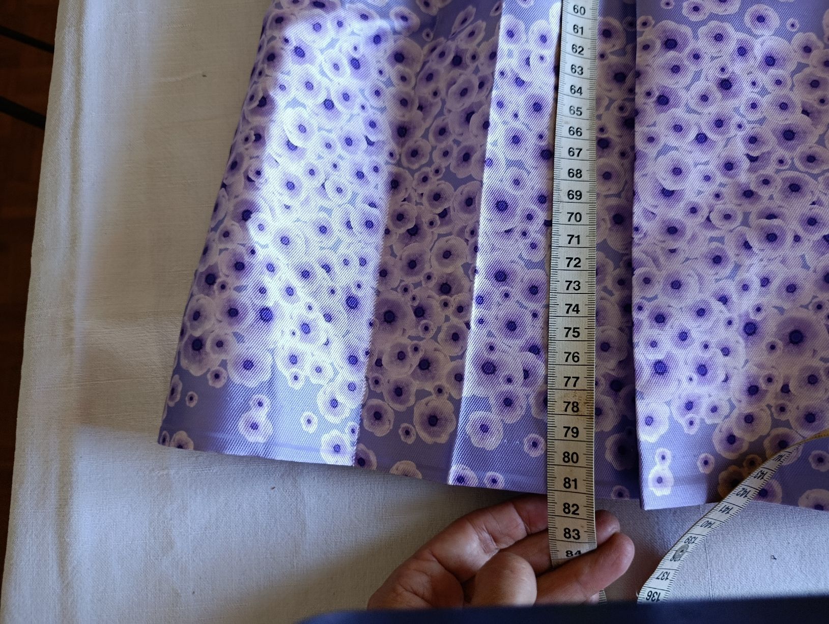 Vestiti & Gonne: robe 140 ou 146 – Usato da Monthey venduto da 04Elisa 6