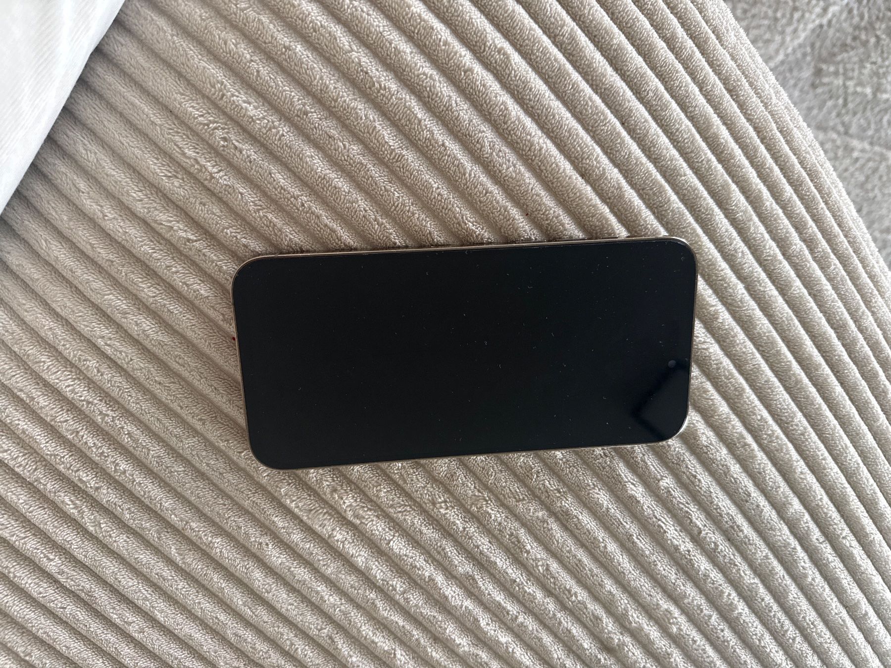 Handys / Smartphones: iPhone 14 Pro Max défectueux – Gebraucht aus Fribourg von zos_829y 1
