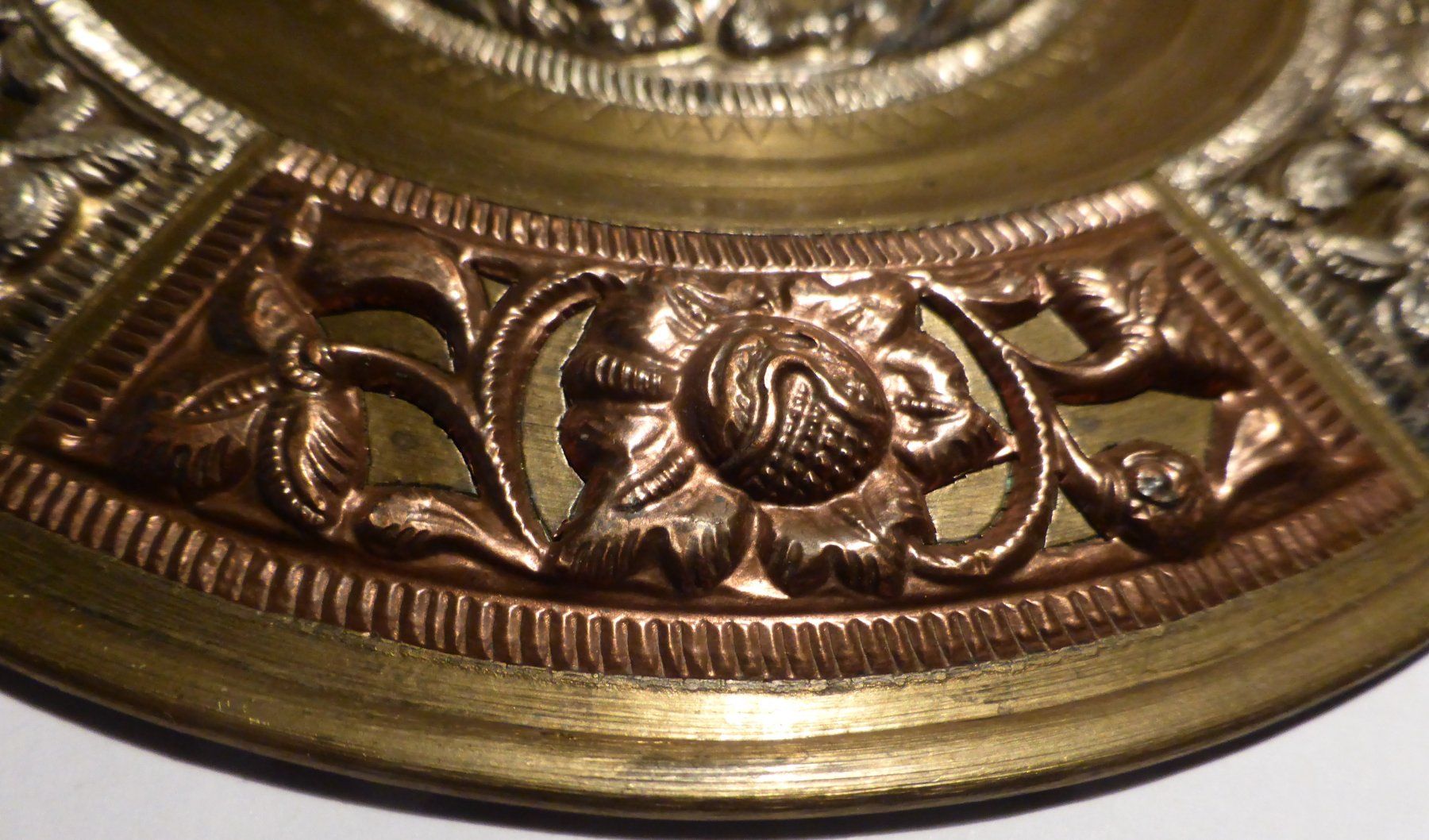 Teller: EINMALIGER ORIENTALISCHER TELLER,-GOTTHEIT,--18 CM RUND,-- – Gebraucht aus Zürich von tritonis 2