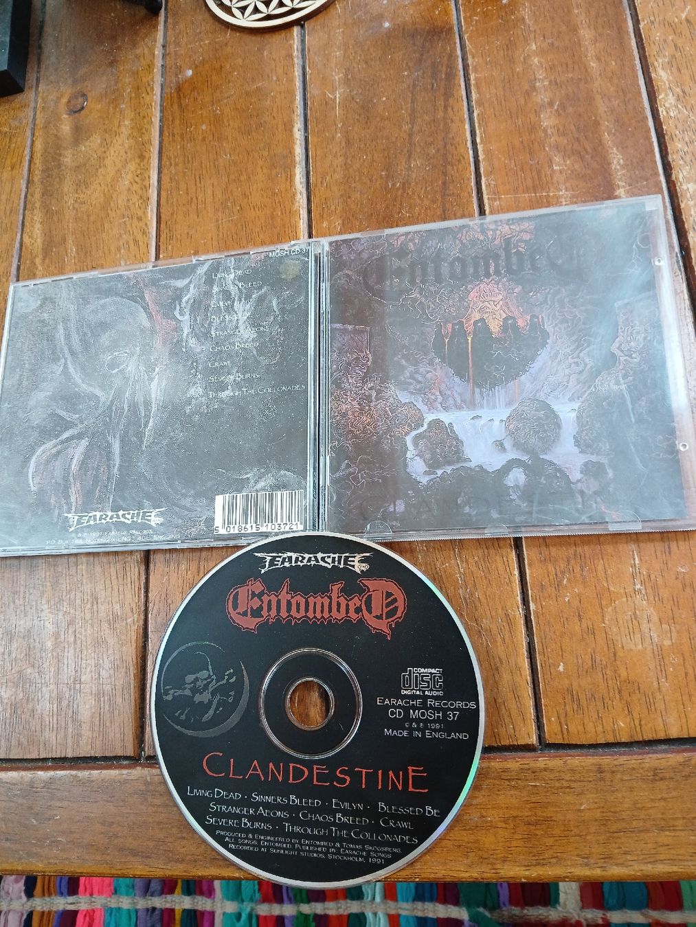 CDs: entombed- clandestine  – Gebraucht aus St-Cergue von VeganWarrior
