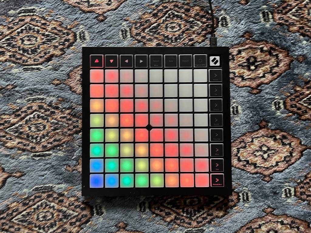 Novation Strumenti musicali: Novation Launchpad X mit Schutzhülle – Usato da Zürich venduto da Anshi