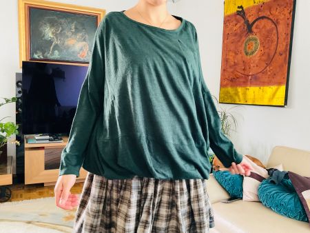 Original et asymétrique pull de la designer chinoise MAY HSU