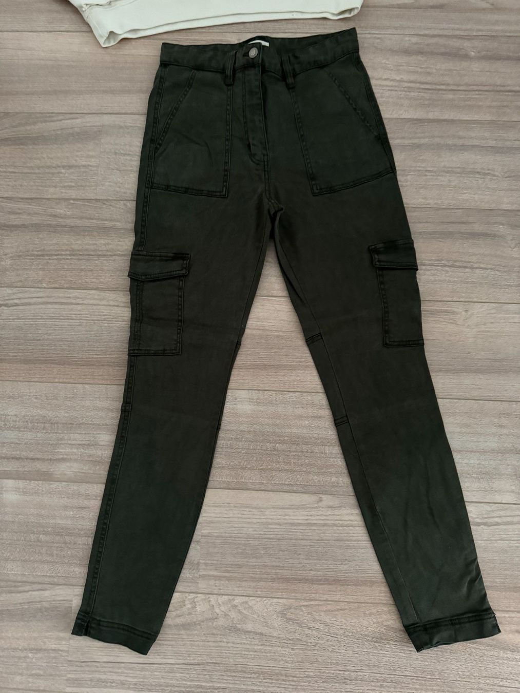 Lotti di vestiti: 4 Stk. Damen Set Gr. S – Usato da Bonstetten venduto da VCLS 1
