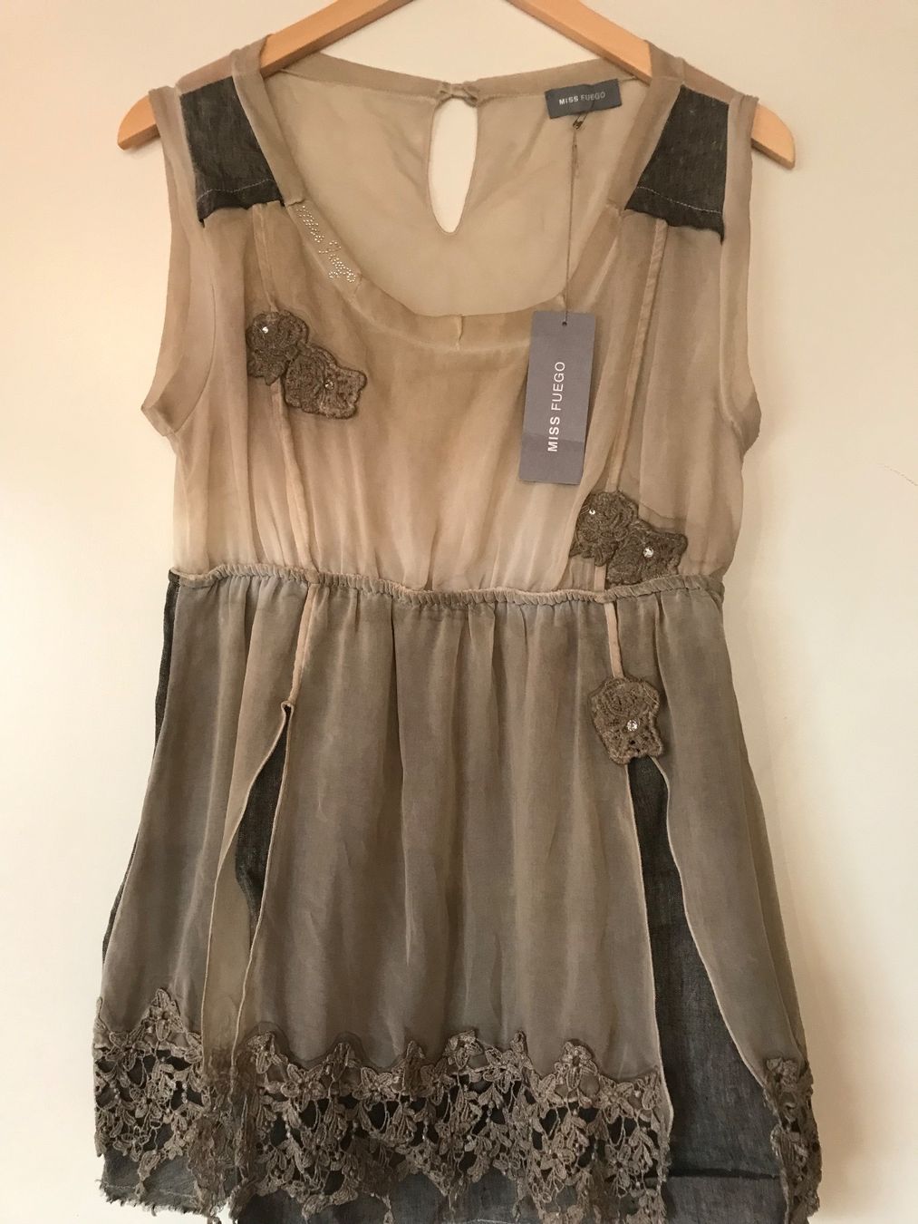 Top: Top Miss Fuego – Nuovo (secondo la descrizione) da Eggersriet venduto da VintageCouture86