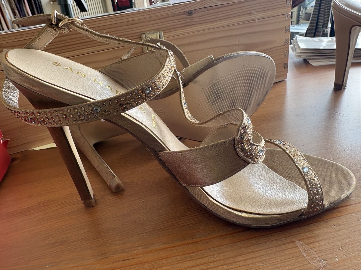 Scarpe da donna: Escarpins San Marina taille 37 – Usato da Düdingen venduto da Yellow 2