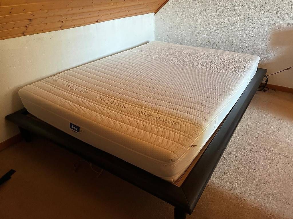 Betten: Lit + matelas – Gebraucht aus Oulens-Echallens von Quicktiger