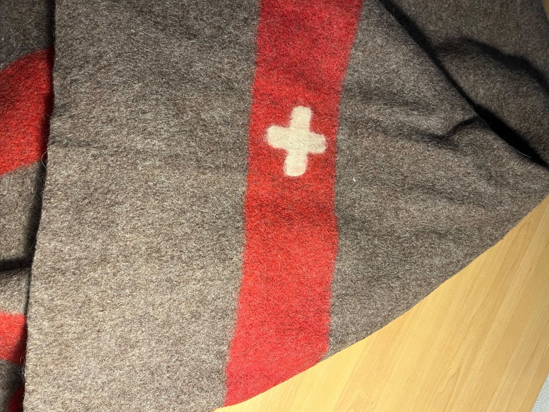 Schweizer Armee Coperte: Schweizer Militär Wolldecke – Usato da Ziefen venduto da Madame1982