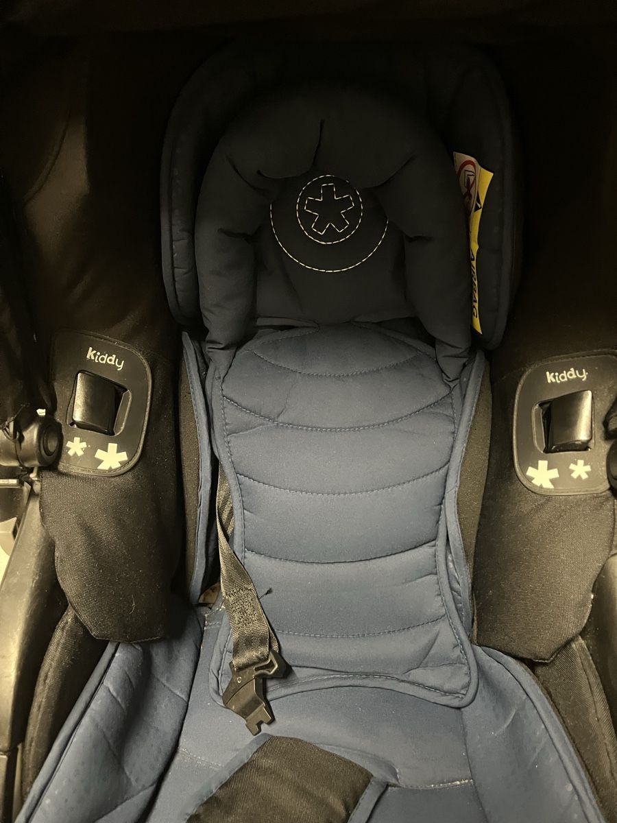 Seggiolini per auto: 2 Babyschalen inkl. Isofixstationen  – Usato da Wolfhausen venduto da Celie87 2