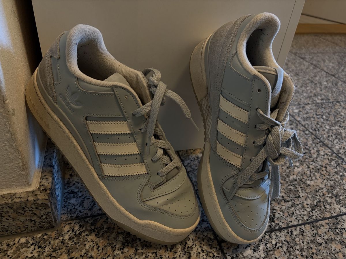 Scarpe da donna: Adidas Schuhe – Usato da Luzern venduto da Alisha_10 2