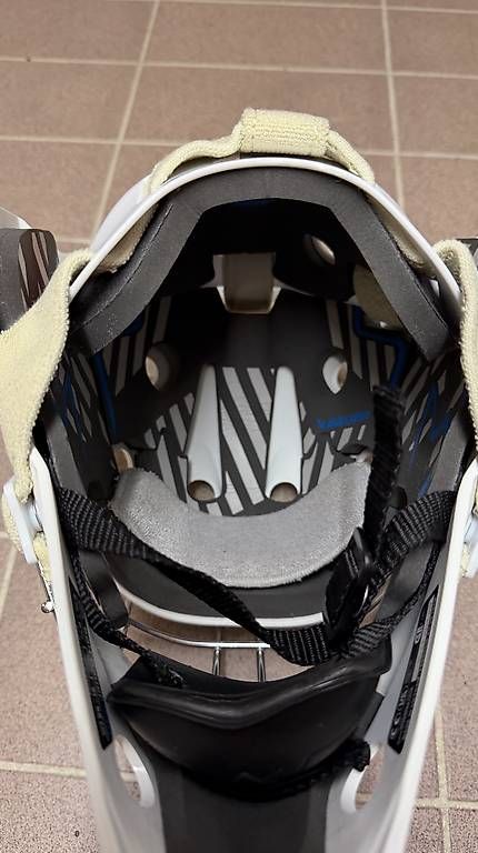 Caschi: Casque gardien hockey JR – Usato da Chavornay venduto da Lordbufu93 2