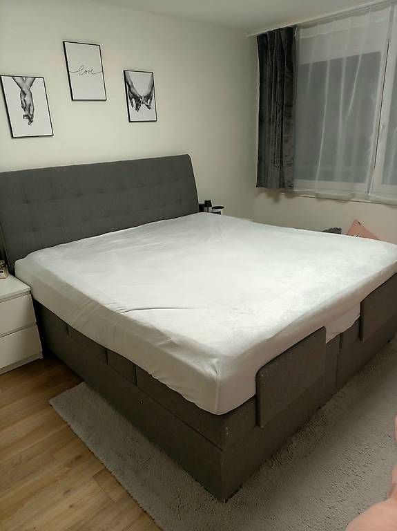 Lits: Elektrisches Boxspringbett – D'occasion à Altendorf par S.Maechler 3