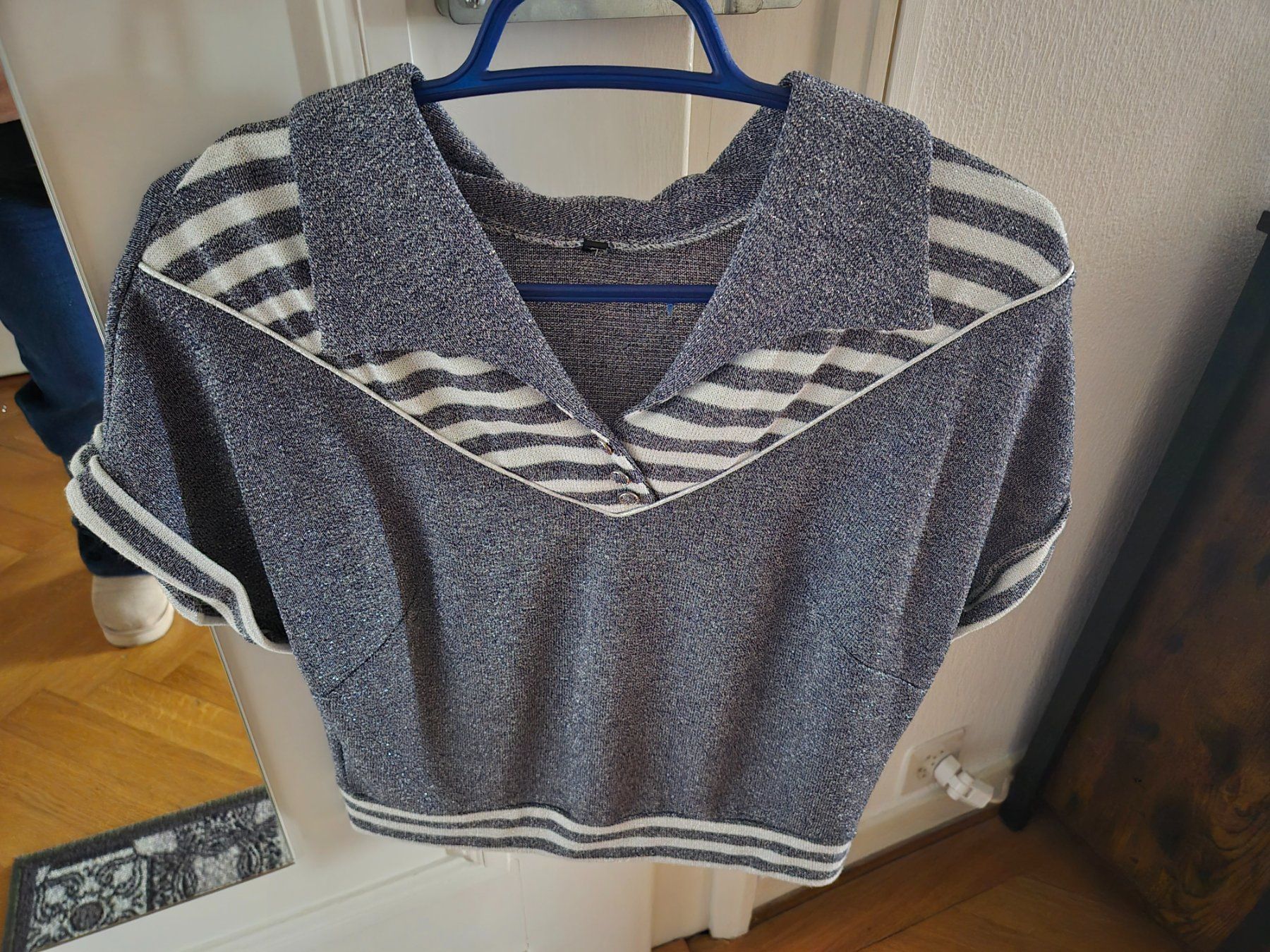Top: Pull court vintage look rockabilly – Usato da Genève venduto da boudha71