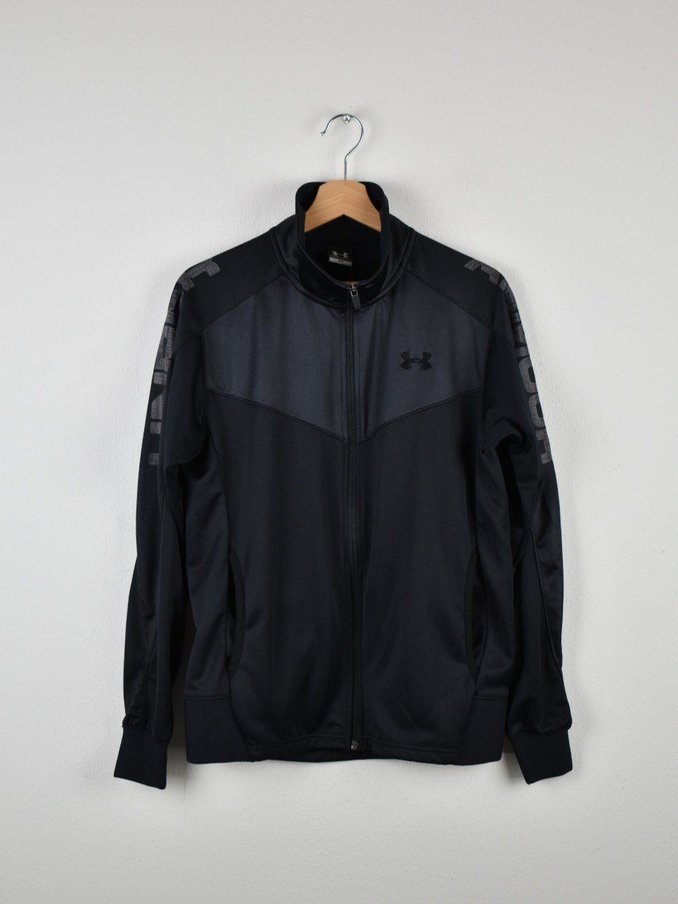 Under Armour Giacche: Under Armour Trainingsjacke Gr.M, neuwertig – Nuovo (secondo la descrizione) da Nürensdorf venduto da 2ND_STORY