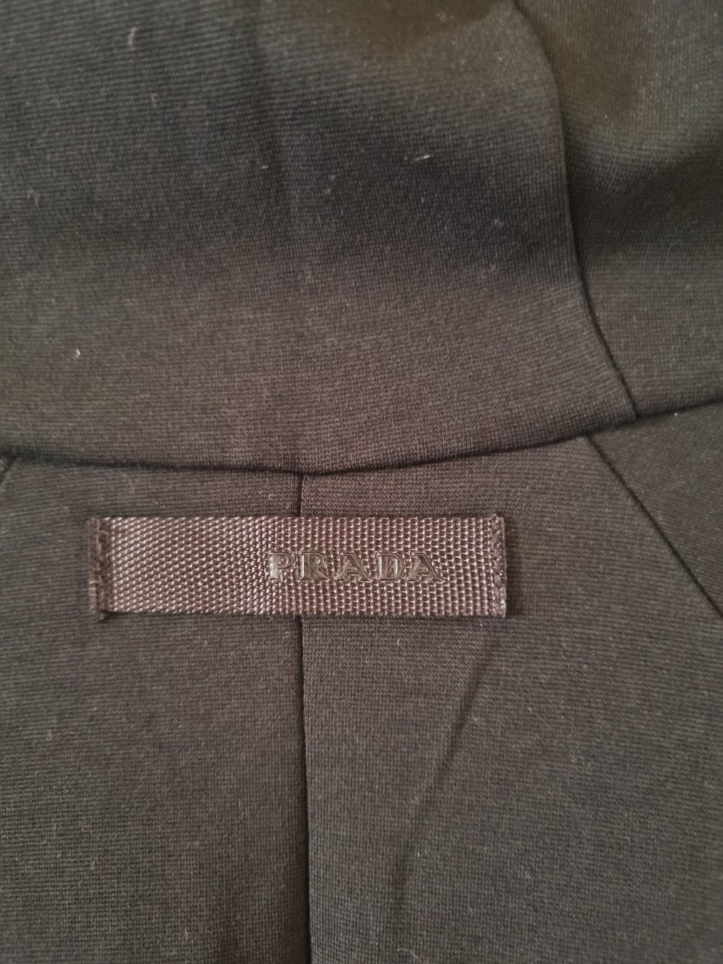 Prada Giacche: Veste à capuche Prada noire élégante, idéale mi-saison – Nuovo (secondo la descrizione) da Genève venduto da Chauvy84 2
