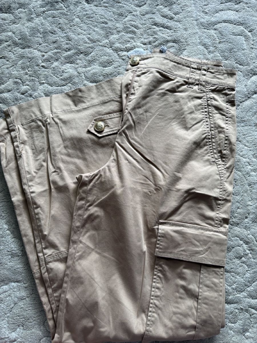 Pantalons: Cargo Pants beige size S used condition – D'occasion à geneve par clothesreseller 2