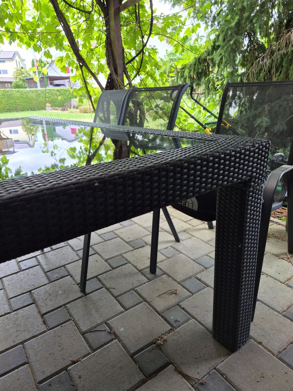 Set di tavolo e panche: Gartentisch mit Glasplatte und 4 Stühle – Usato da Düdingen venduto da lar_sj2b 2