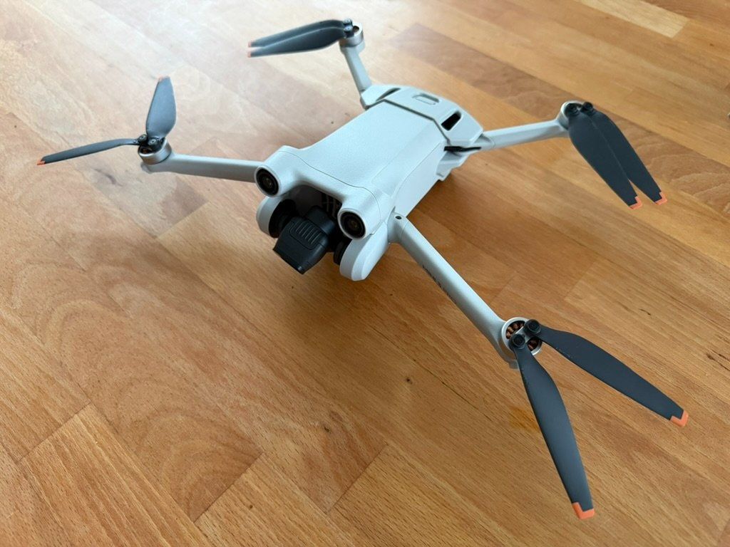 DJI RC Modellbau: DJI Mini 3 Pro Combo mit RCN, Koffer und ND-Filter – Gebraucht aus Günsberg von Vex 1