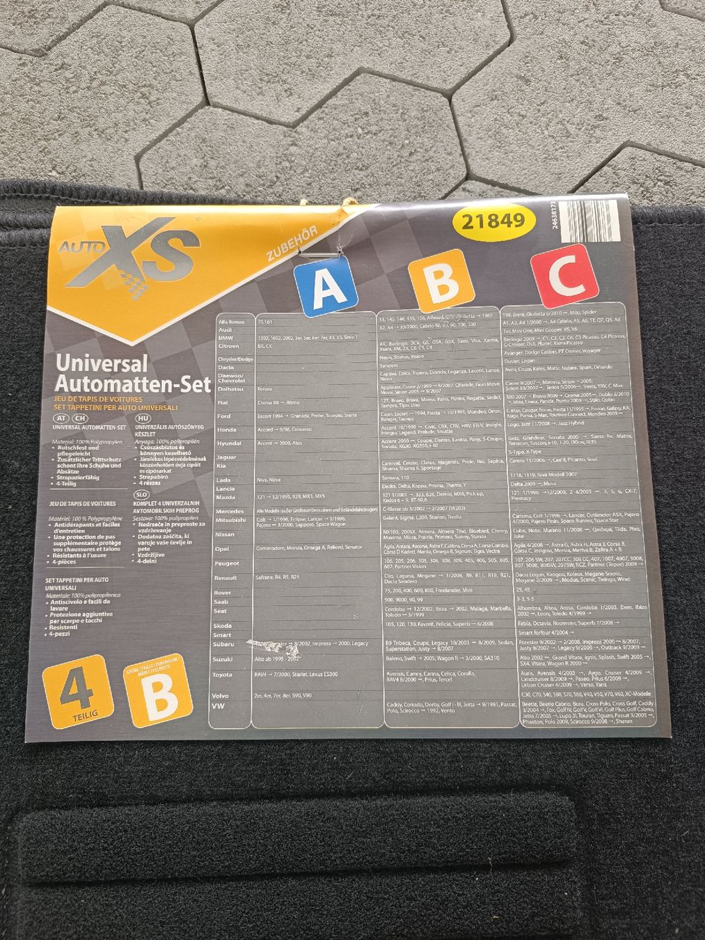 Tapis / Bacs: XS Universal Fussmatten Set schwarz – Neuf avec emballage d'origine à Rickenbach LU par cornel66 1