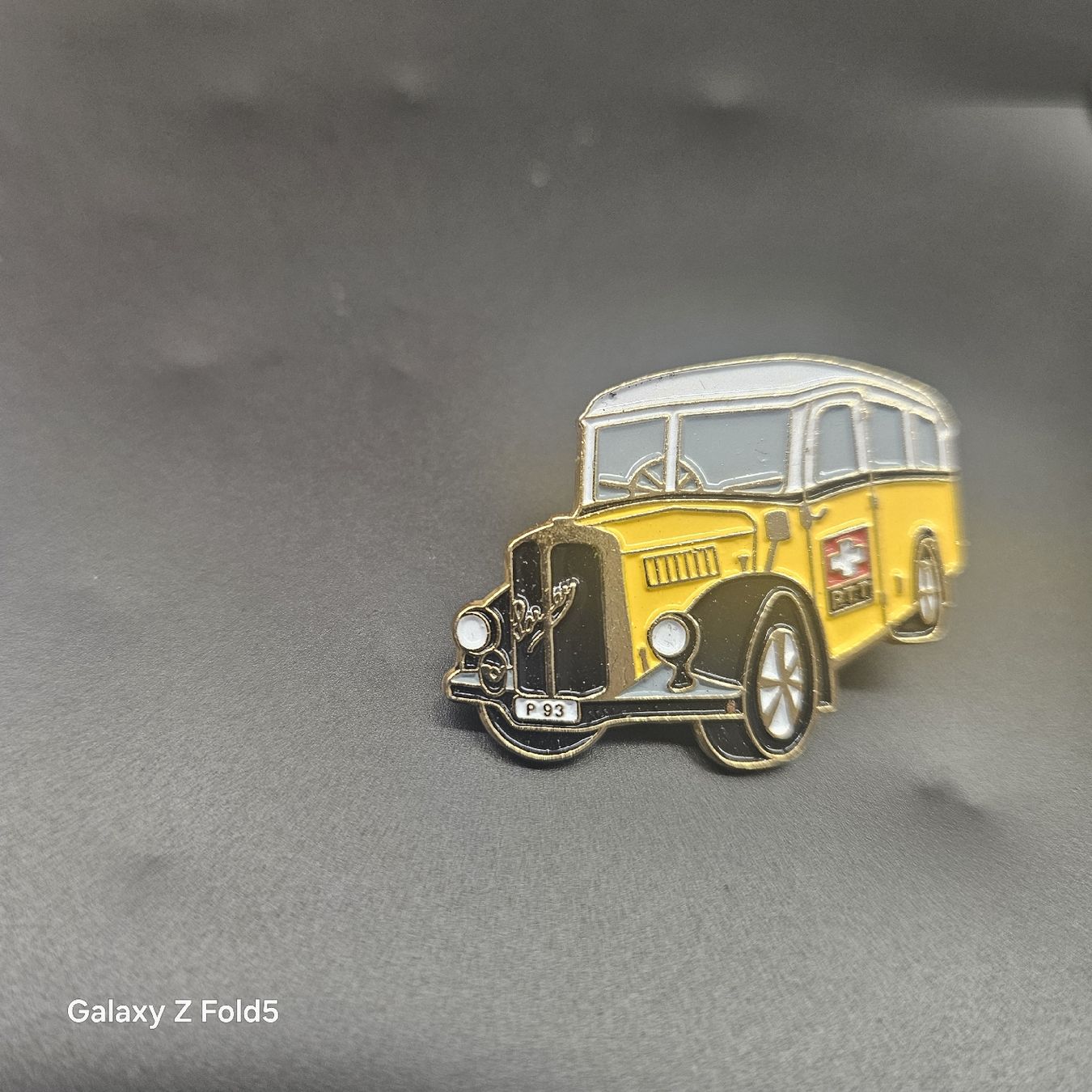 Placchette & Badge: Saurer Oldtimer Postauto Pin/Anstecker. – Nuovo (secondo la descrizione) da St. Gallen venduto da urs_j5tp
