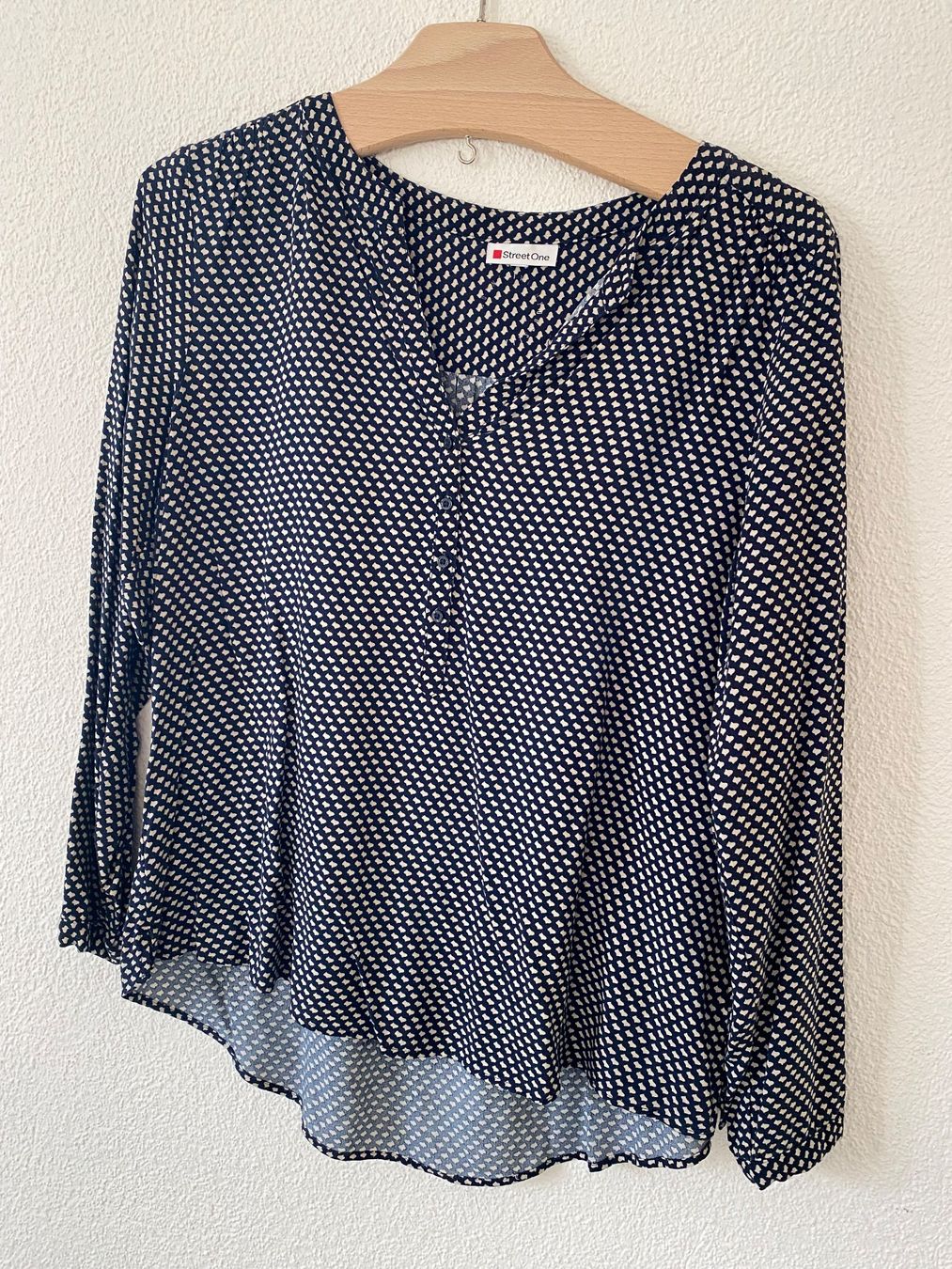 Chemisiers: Street one Bluse Bamika 40 – D'occasion à Bleienbach par Dbeno