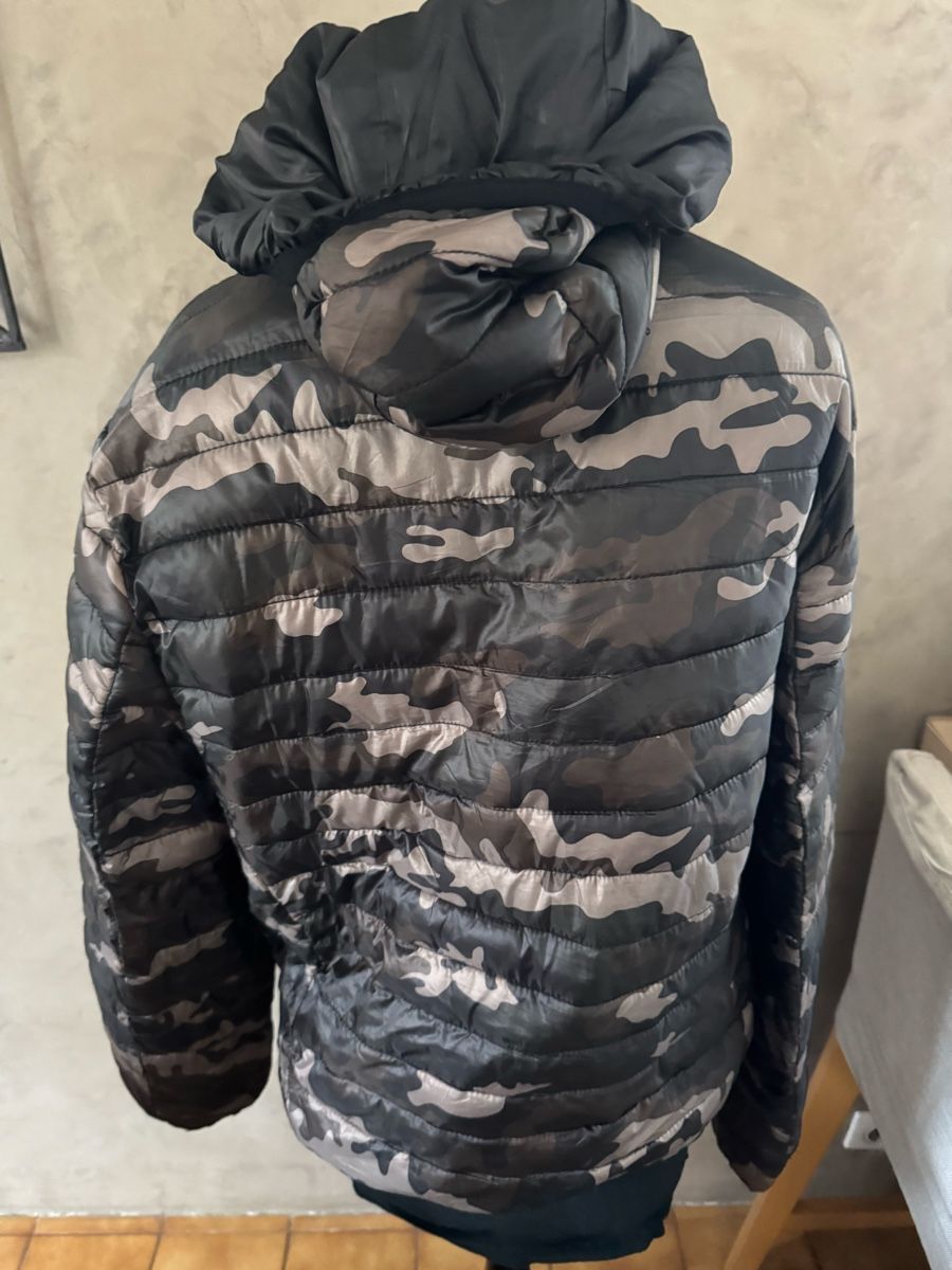 Giacche: Doudoune camouflage légère, taille L – Usato da Veyrier venduto da kimedovapa 1